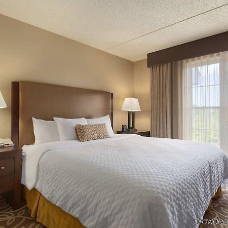 Embassy Suites Pittsburgh - International Airport Coraopolis Phòng bức ảnh