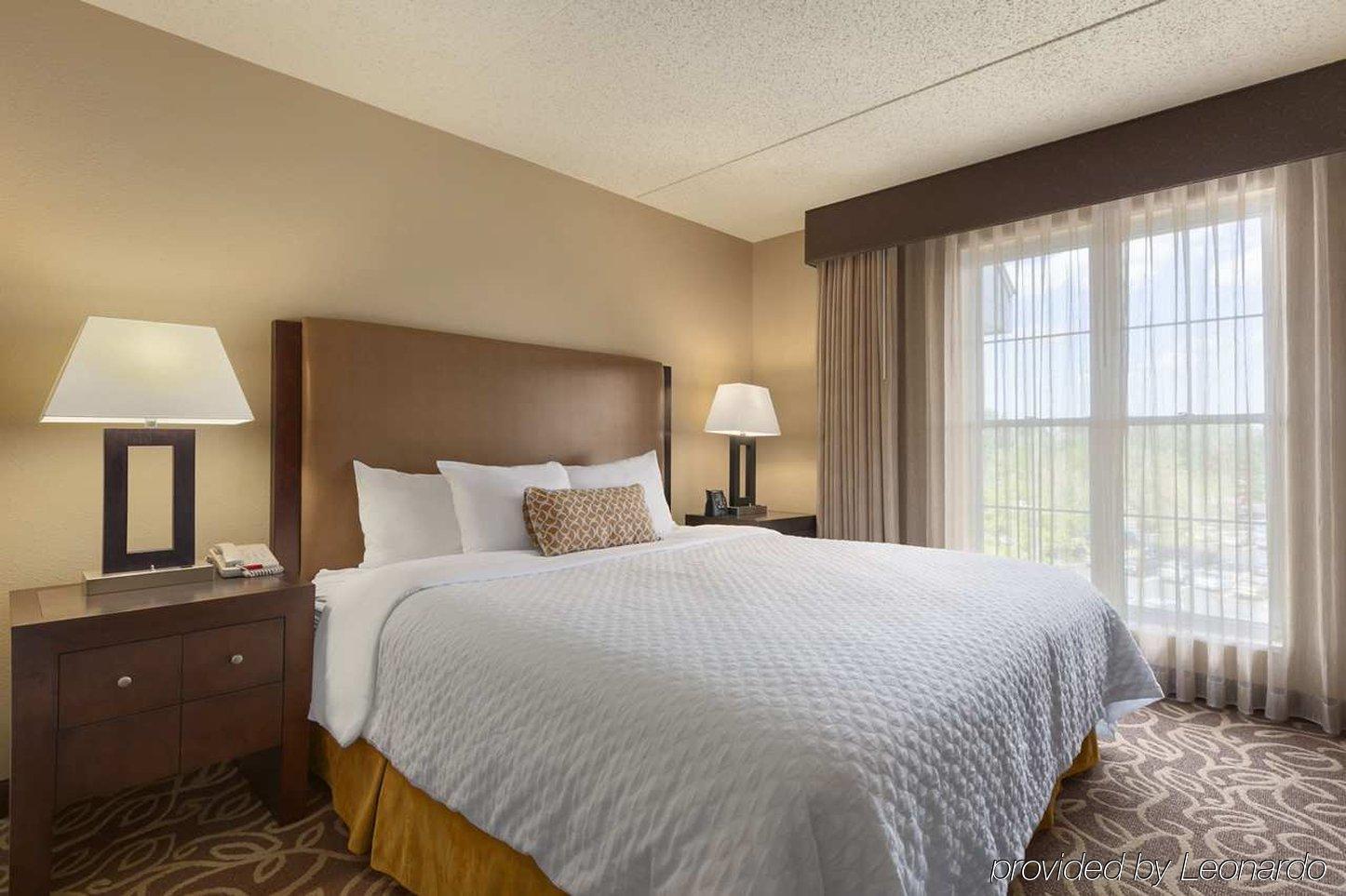 Embassy Suites Pittsburgh - International Airport Coraopolis Phòng bức ảnh