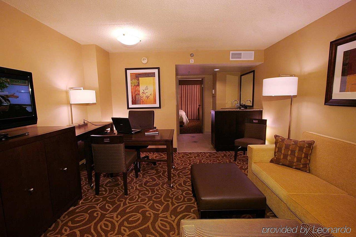 Embassy Suites Pittsburgh - International Airport Coraopolis Phòng bức ảnh